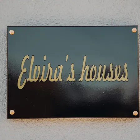 Elvira's Nyaraló Agriá