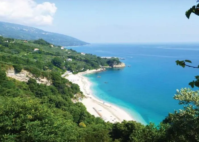 Elvira's Nyaraló Agriá