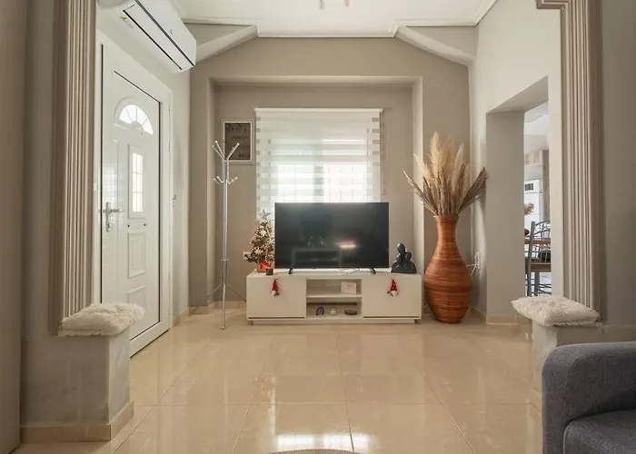 Elvira's Nyaraló Agriá